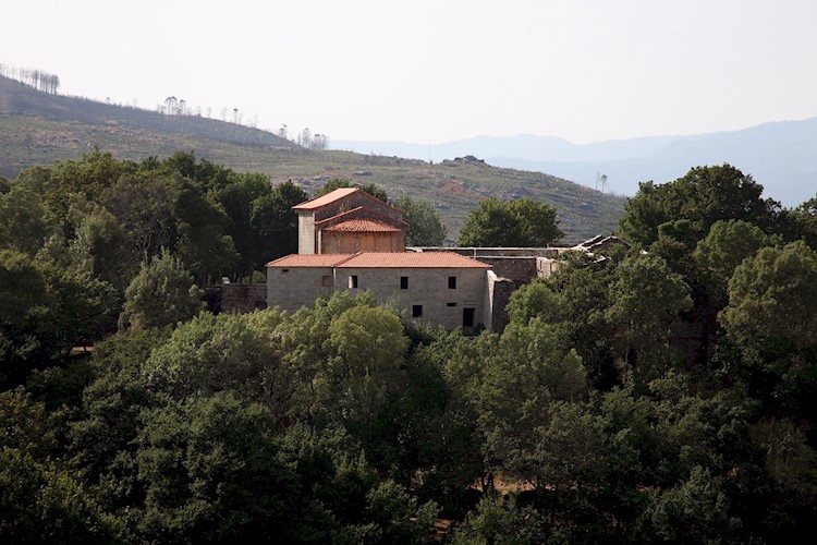 Clôture du monastère de Sanfins de Friestas