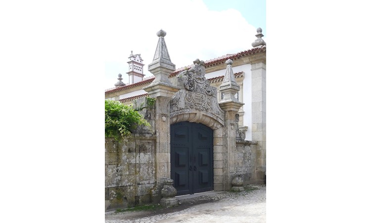 Casa dos Condes de Santar e Magalhães