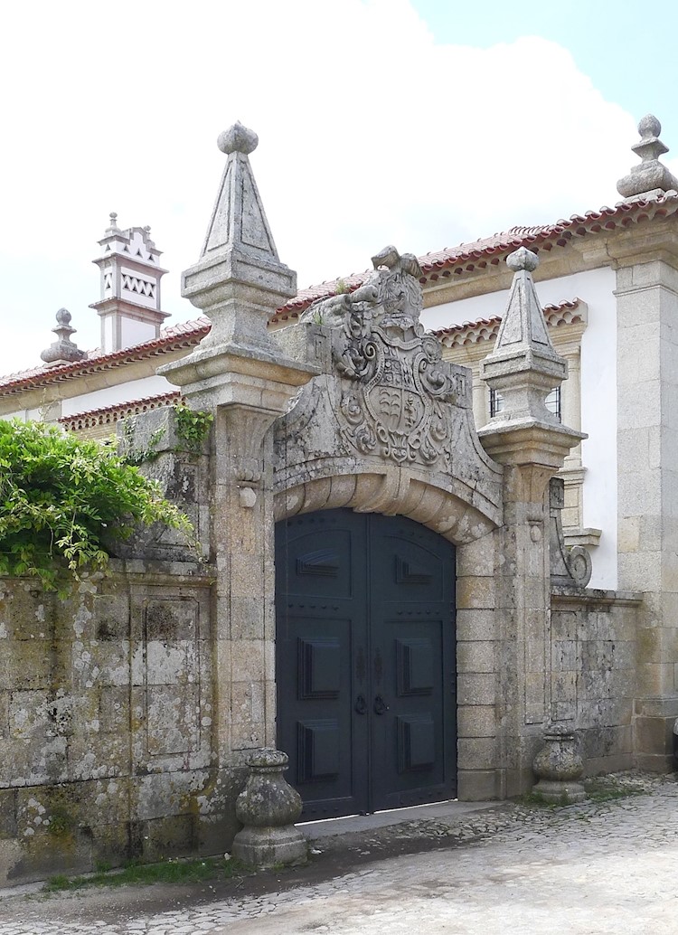 Casa dos Condes de Santar e Magalhães