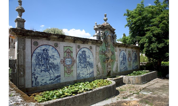 Casa dos Condes de Santar e Magalhães