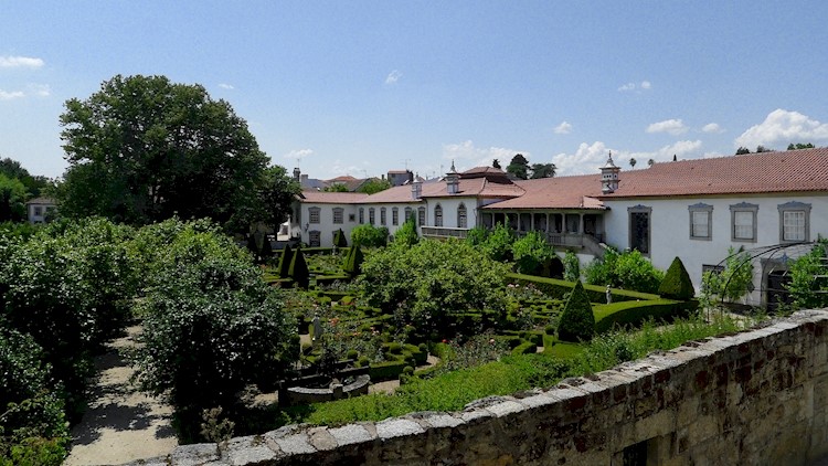 Casa dos Condes de Santar e Magalhães