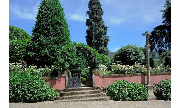 Casa de Margaride / Villa Margaridi