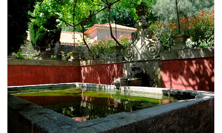 Casa de Margaride / Villa Margaridi