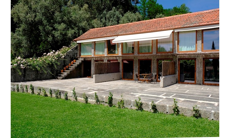 Casa de Margaride / Villa Margaridi