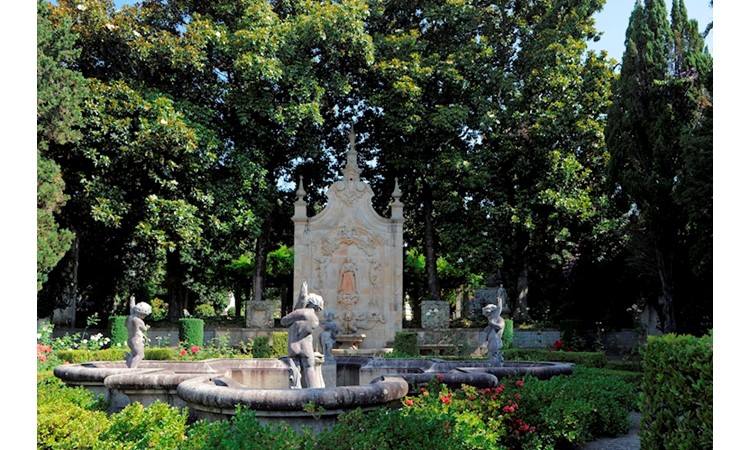 Garden of the Nogueira da Silva Museum