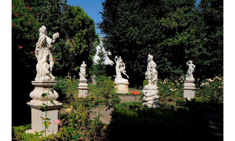 Garden of the Nogueira da Silva Museum