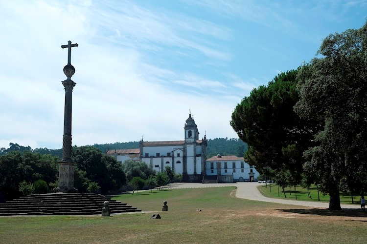 Clôture et cloître du monastère de Tibães