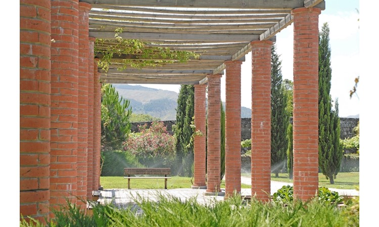 Parque do Arnado and the Riverside Gardens of Arcozelo