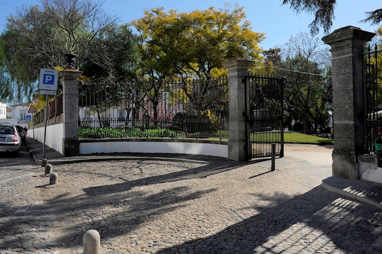 Le jardin public d'Évora