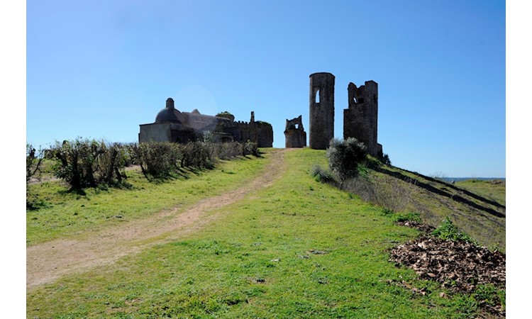 Garden of Montemor-o-Novo Castle