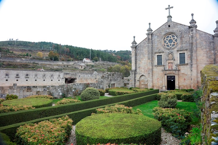 Cerca do Mosteiro de São João de Tarouca